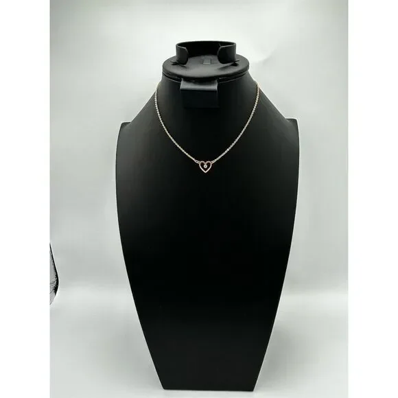 Avon Vintage Heart Pendant Necklace Gold Timeless Fashion Jewelry - Picture 1 of 3